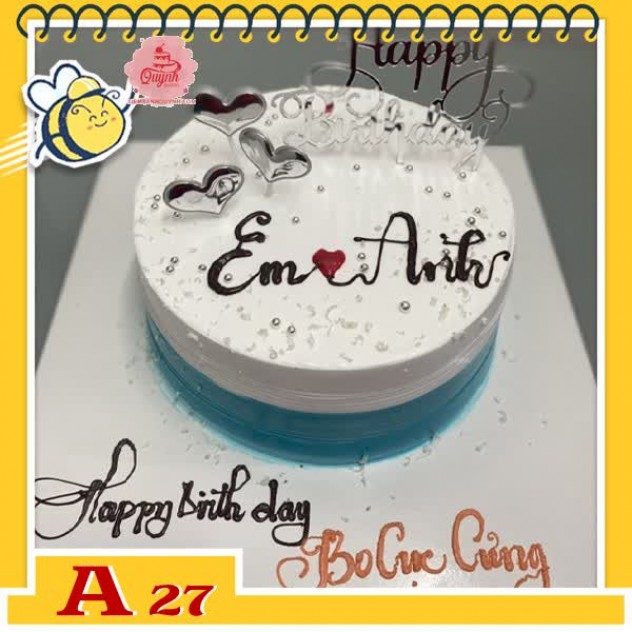 giới thiệu tổng quan Bánh kem sinh nhật đơn giản A27 nền màu trắng và xanh nhạt ở thân đế cắm phụ kiện xinh