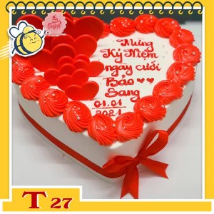 Bánh kem trái tim T27 nền trắng viền đỏ kèm trái tim socola đỏ nơ đỏ may mắn yêu thương
