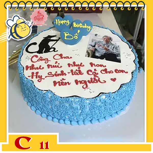 Bánh kem tặng cha C11 viền xanh nền trắng cắm 3 trái tim socola và in bức ảnh đẹp của bố lên mặt bánh