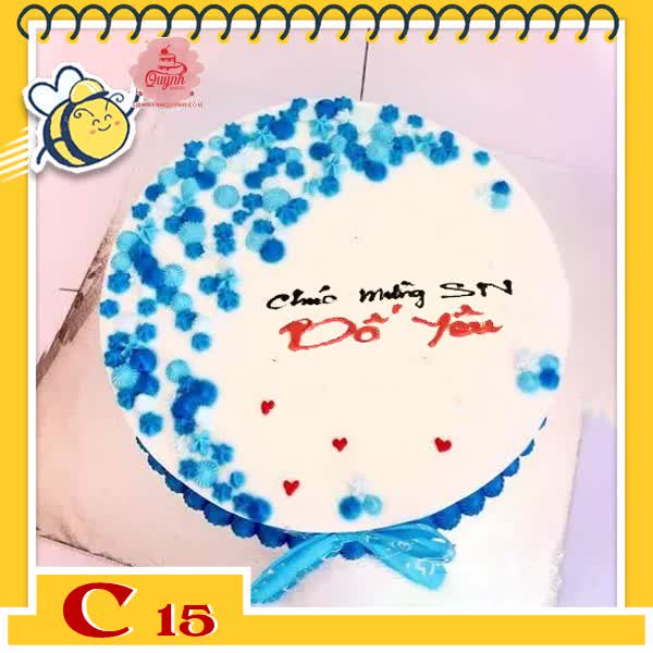 Bánh kem tặng cha C15 đơn giản nền trắng điểm xuyết nhiều cụm kem màu xanh trắng nhiều sắc độ