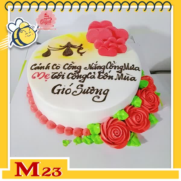 Bánh kem tặng mẹ M23 màu trắng hoa đỏ ấn tượng với dòng thơ ghi trên bánh vô cùng ý nghĩa