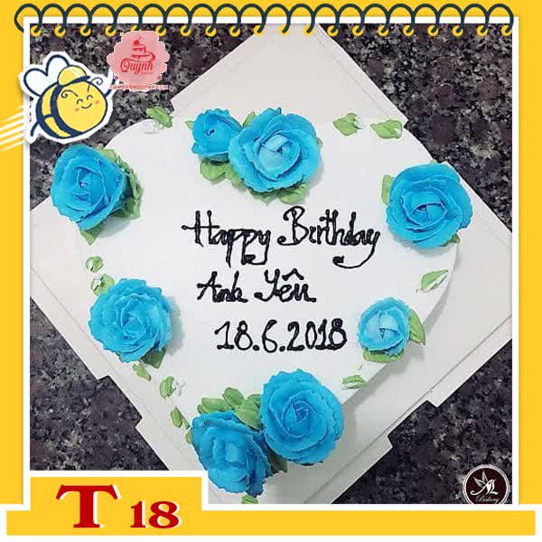 Bánh kem trái tim T18 bắt hoa hồng màu xanh dương kèm lá xanh trên nền trắng