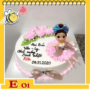 Bánh kem búp bê E01 váy hồng ngồi ngẩn ngơ trên chiếc bánh xinh với những đóa hoa hồng nhạt Bánh kem búp bê E01 váy hồng ngồi ngẩn ngơ trên chiếc bánh xinh với những đóa hoa hồng nhạt
