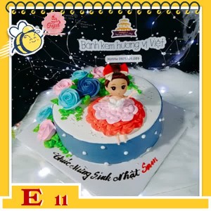 Bánh kem búp bê E11 thân màu xanh chấm bi trắng bắt hoa nhiều màu xanh hồng váy đỏ Bánh kem búp bê E11 thân màu xanh chấm bi trắng bắt hoa nhiều màu xanh hồng váy đỏ