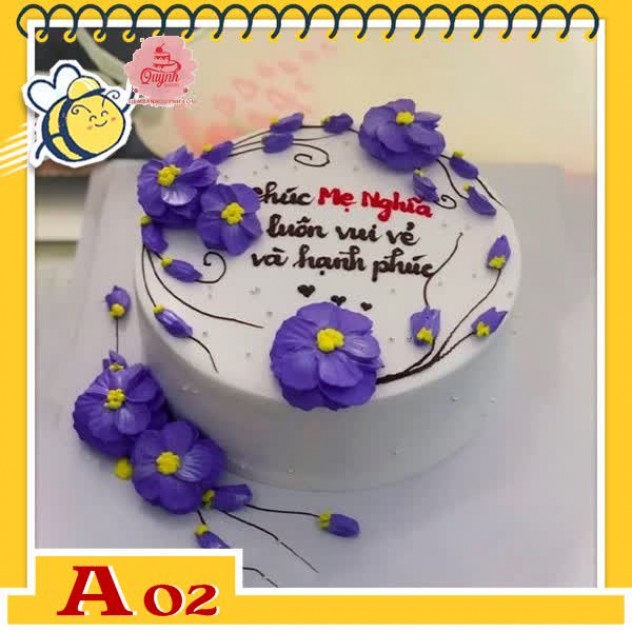 giới thiệu tổng quan Bánh kem sinh nhật đơn giản A02 nền trắng với nhiều cành hoa tím nhụy vàng uốn lượn xinh tươi