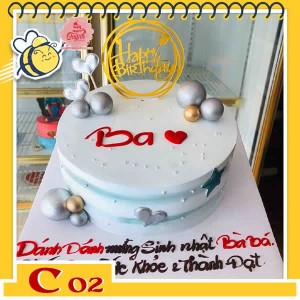 Bánh kem tặng cha C02 màu trắng xanh nhạt cắm nhiều phụ kiện bi và khung sinh nhật đẹp Bánh kem tặng cha C02 màu trắng xanh nhạt cắm nhiều phụ kiện bi và khung sinh nhật đẹp