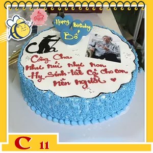 Bánh kem tặng cha C11 viền xanh nền trắng cắm 3 trái tim socola và in bức ảnh đẹp của bố lên mặt bánh Bánh kem tặng cha C11 viền xanh nền trắng cắm 3 trái tim socola và in bức ảnh đẹp của bố lên mặt bánh