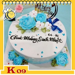 Bánh kem tặng khách hàng K09 nhiều đóa hoa màu xanh ngọc và trắng đẹp được yêu thích vì quá sang