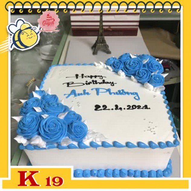 giới thiệu tổng quan Bánh kem tặng khách hàng K19 vuông nền trắng trang trí hoa màu xanh dương đẹp và trang trọng