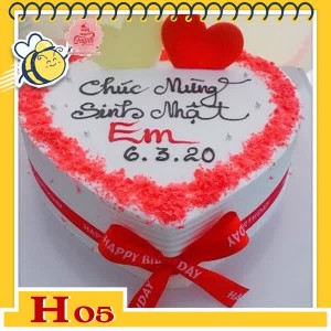 Bánh kem tặng người yêu H05 trái tim nền trắng phủ bột red velved nơ đỏ cùng 2 quả tim bên nhau quấn quýt Bánh kem tặng người yêu H05 trái tim nền trắng phủ bột red velved nơ đỏ cùng 2 quả tim bên nhau quấn quýt