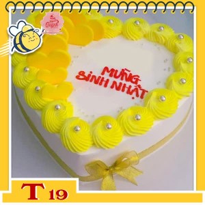 Bánh kem trái tim T19 màu vàng nền trắng đơn giản nhưng thu hút mọi ánh nhìn Bánh kem trái tim T19 màu vàng nền trắng đơn giản nhưng thu hút mọi ánh nhìn