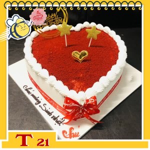 Bánh kem trái tim T21 thân trắng phủ bột red velved cắm phụ kiện đơn giản tinh tế