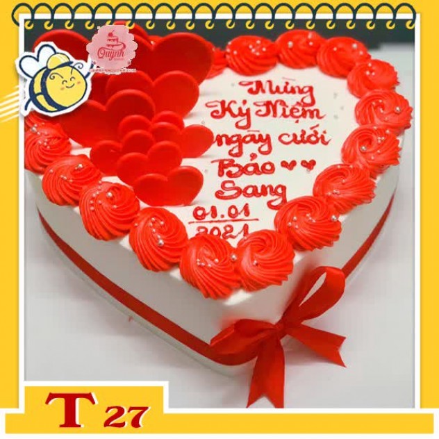 giới thiệu tổng quan Bánh kem trái tim T27 nền trắng viền đỏ kèm trái tim socola đỏ nơ đỏ may mắn yêu thương