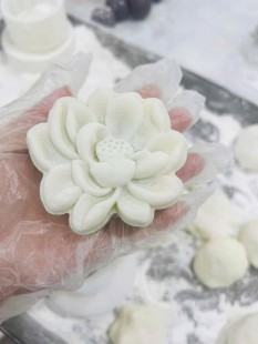 Bánh trung thu nhà làm - Bánh Dẻo 100% nguyên liệu tự nhiên Bánh trung thu nhà làm - Bánh Dẻo 100% nguyên liệu tự nhiên